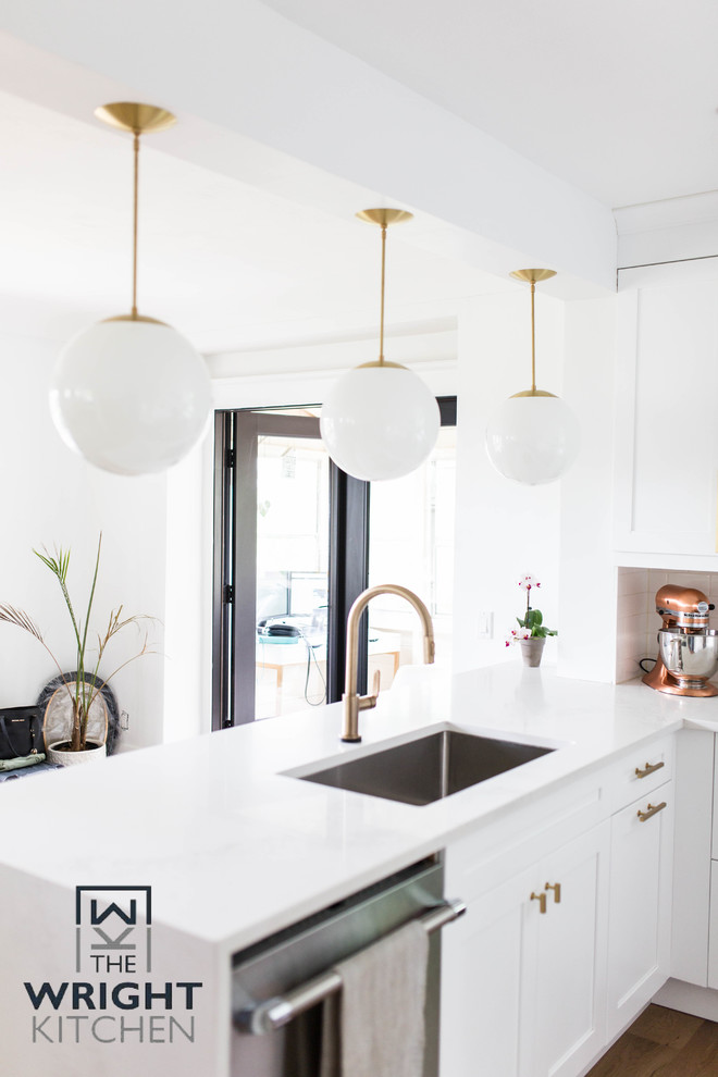Home design - transitional home design idea in Toronto