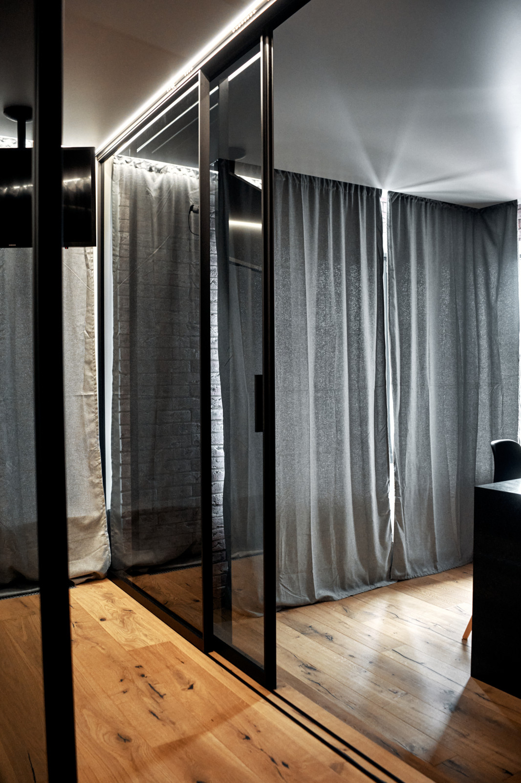 Угловая интерьерная перегородка raumplus