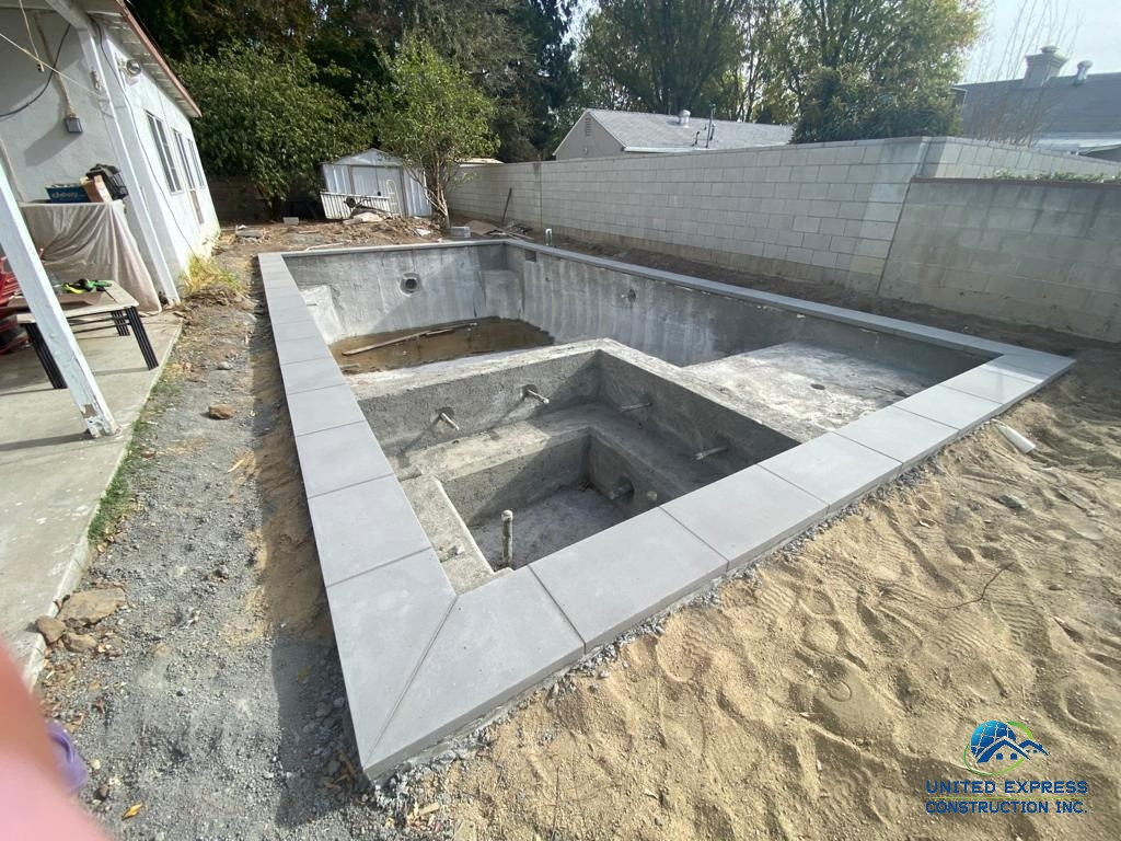 New Pool Construction & Deck