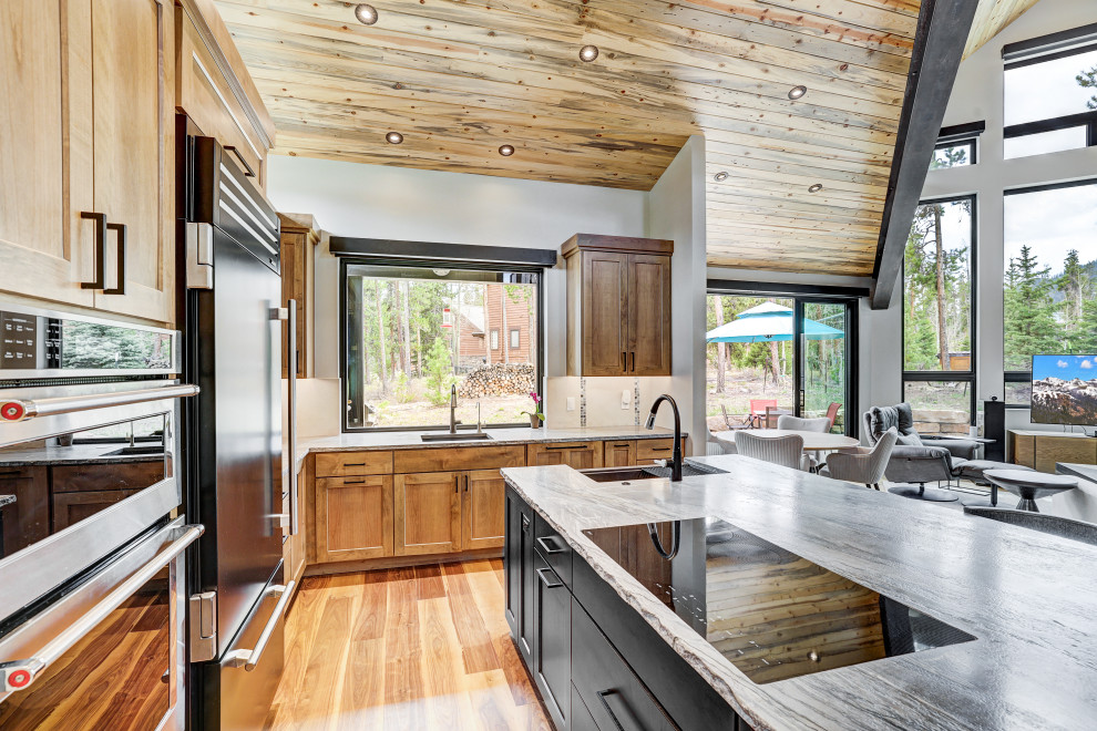Kitchen - rustic kitchen idea