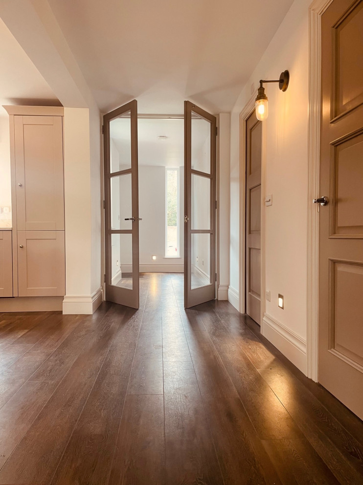 Beautiful flooring m skirting & doors