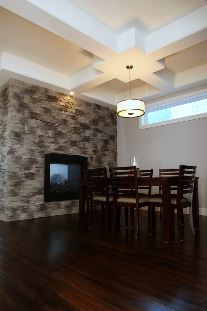 Dining room - transitional dining room idea in Toronto