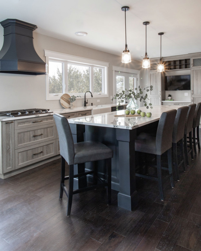 Inspiration for a transitional kitchen remodel in Toronto
