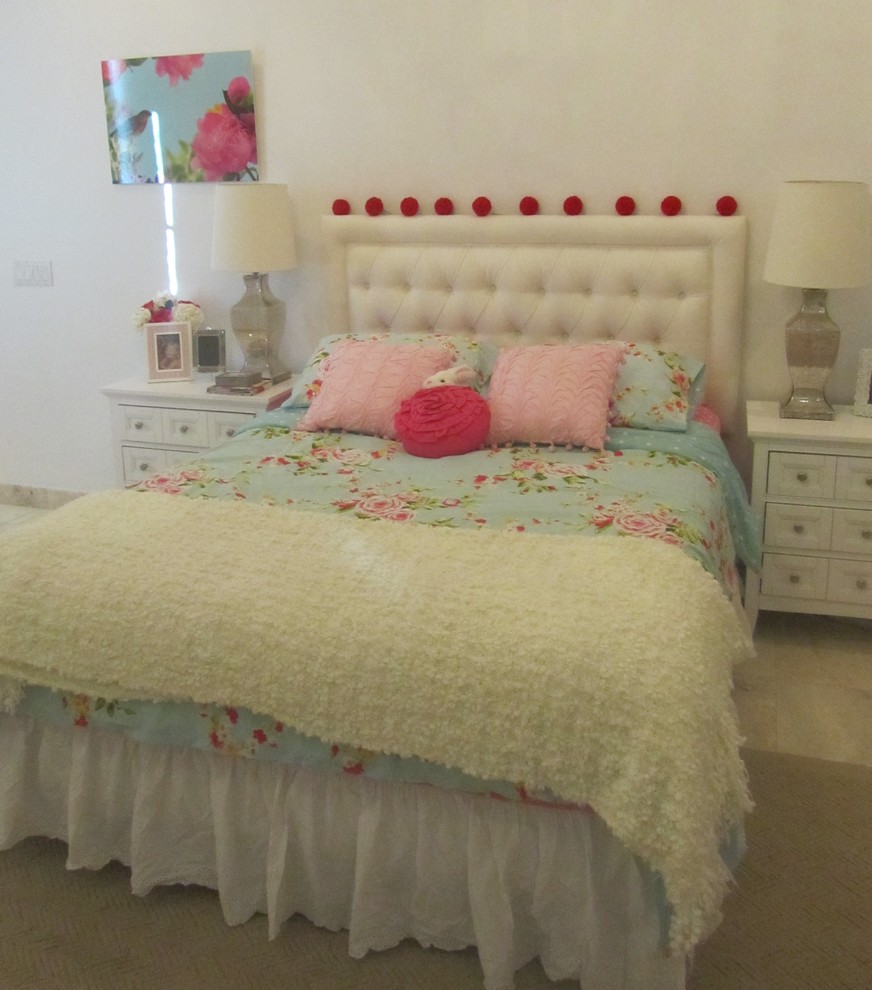 Home design - eclectic home design idea in Phoenix