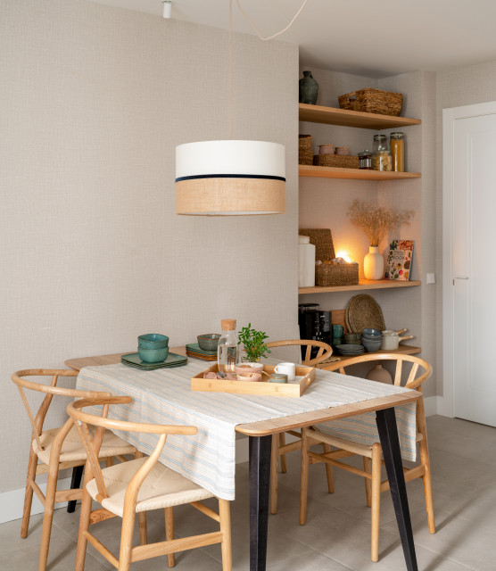 Vivienda Gran via coastal-dining-room