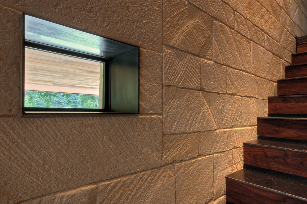 Example of a minimalist home design design in Austin
