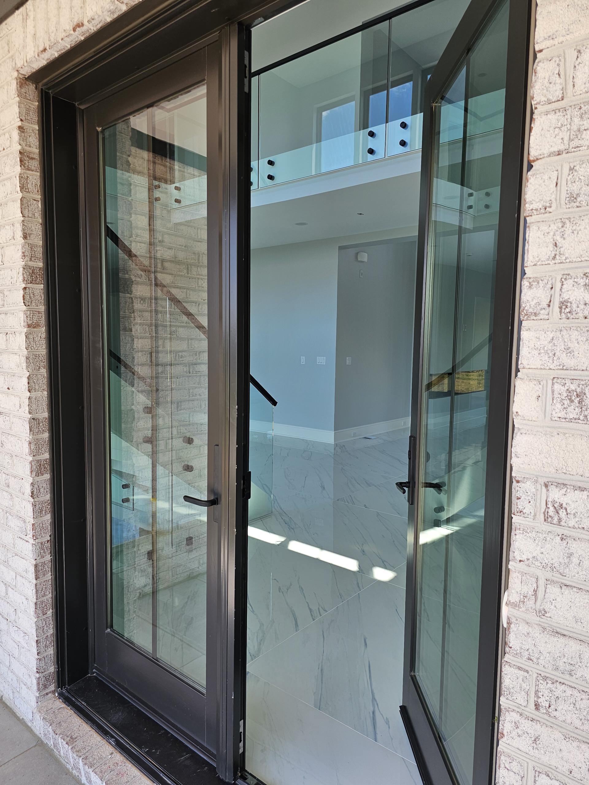 125_Modern Open Rise Stair with Glass Balustrade, Aldie, VA 20105