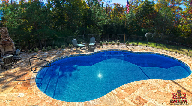 Taberna Backyard Makeover classico-piscina