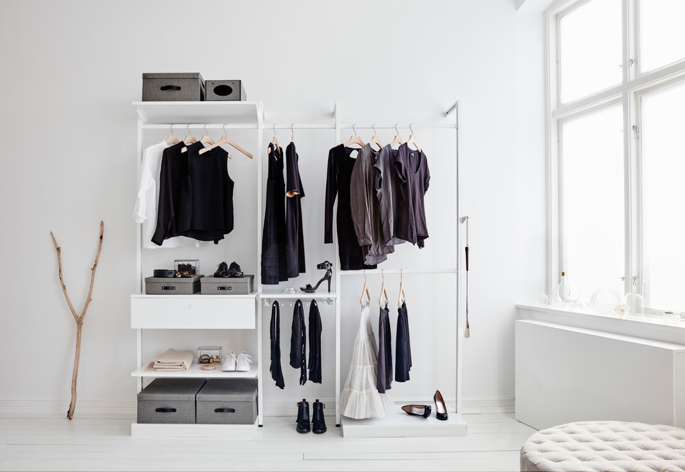 Photo of a modern storage and wardrobe in Gothenburg.