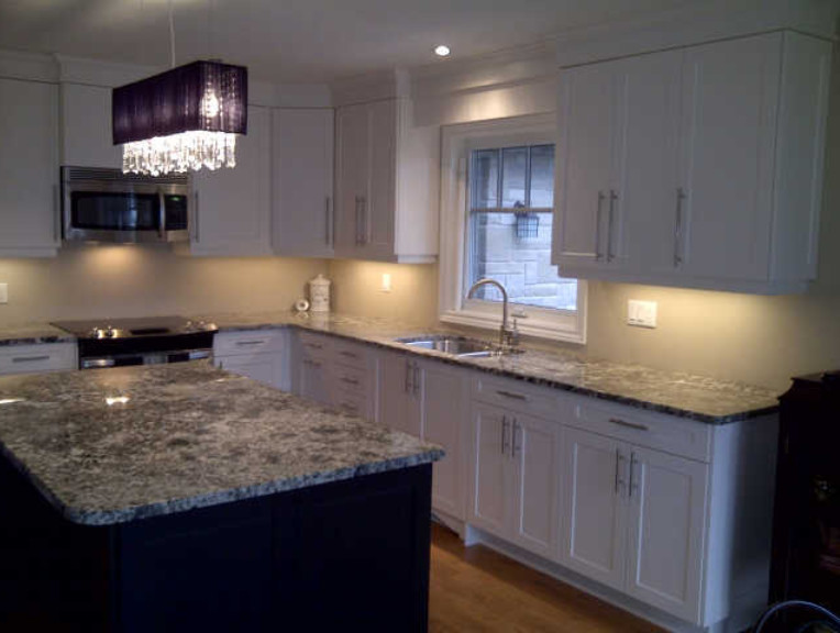 Inspiration for a transitional kitchen remodel in Toronto