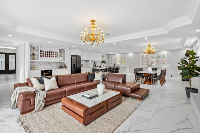 Home Renovation | Dural klassisk-vardagsrum