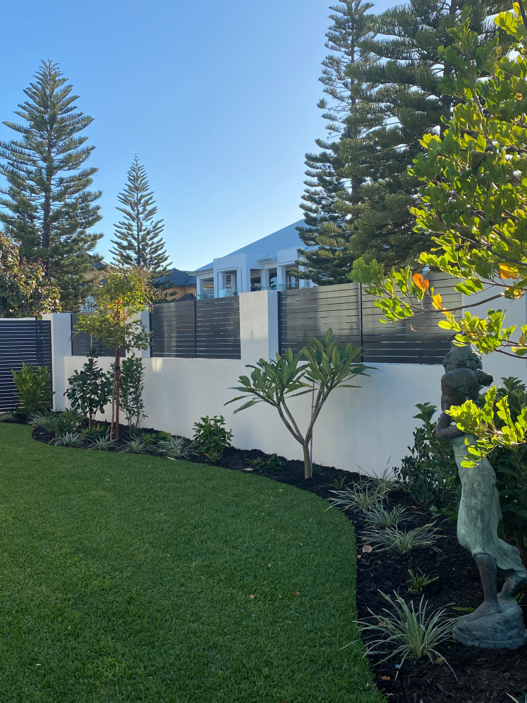 Inspiration for a tropical garden in Perth.