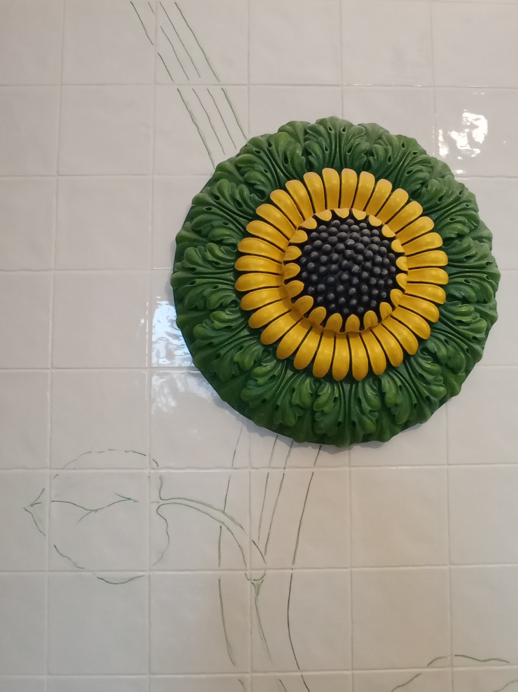 Рельефно-живописное панно в холле квартиры