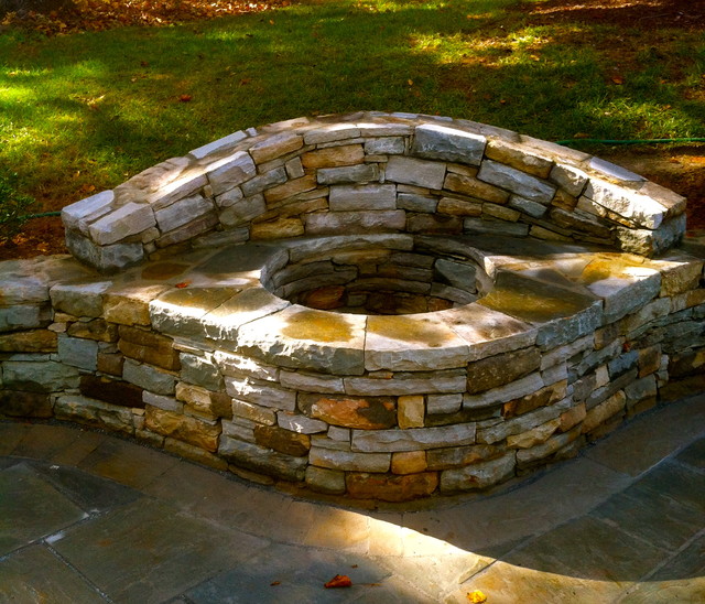 Stone firepits contemporain-facade