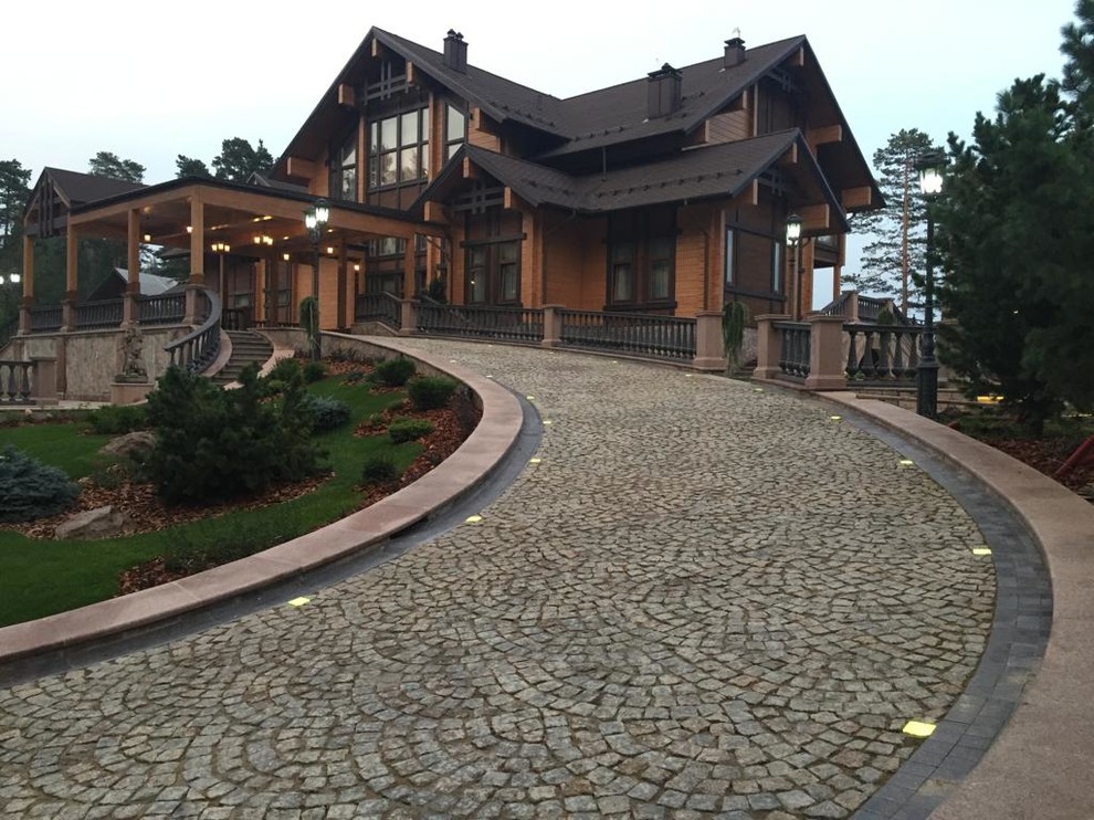 Мощение пешеходной зоны в загородной резиденции