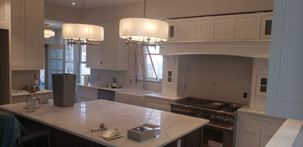Kitchen - kitchen idea in Austin
