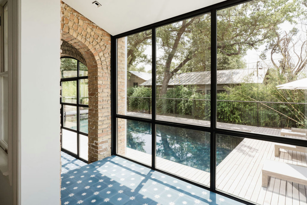 Inspiration for a transitional pool remodel in Austin