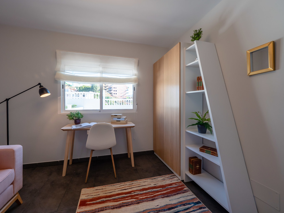 Modelo de dormitorio juvenil nórdico de tamaño medio con paredes grises