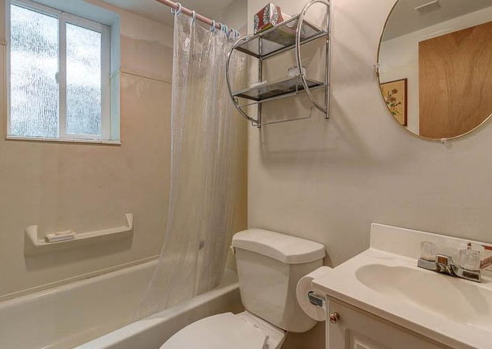 Cornelius Pass Guest Bath Before
