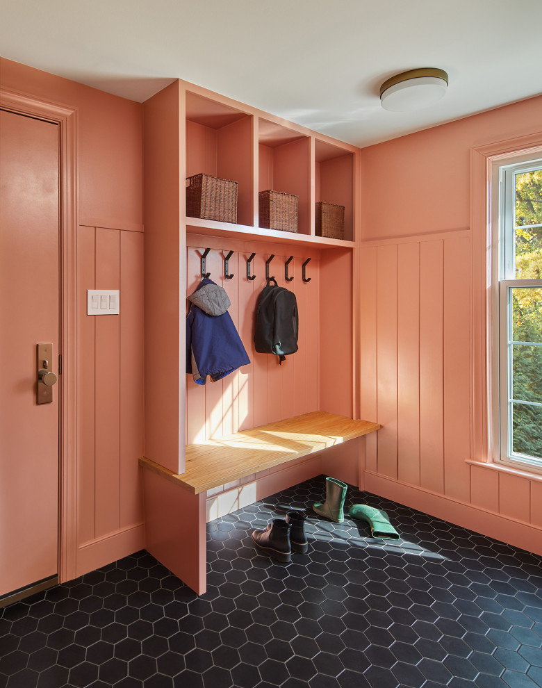 Entryway - traditional entryway idea in DC Metro