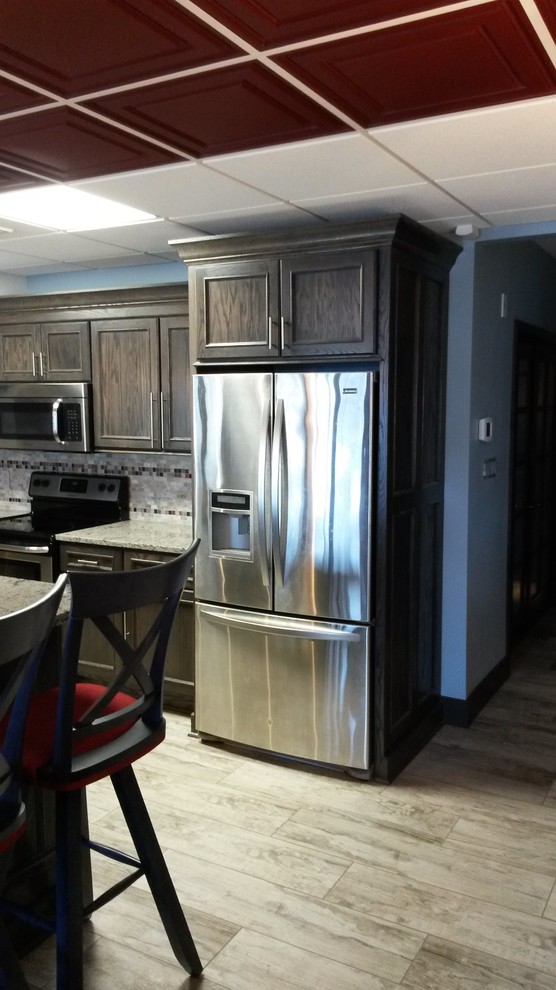 Kitchen - transitional kitchen idea