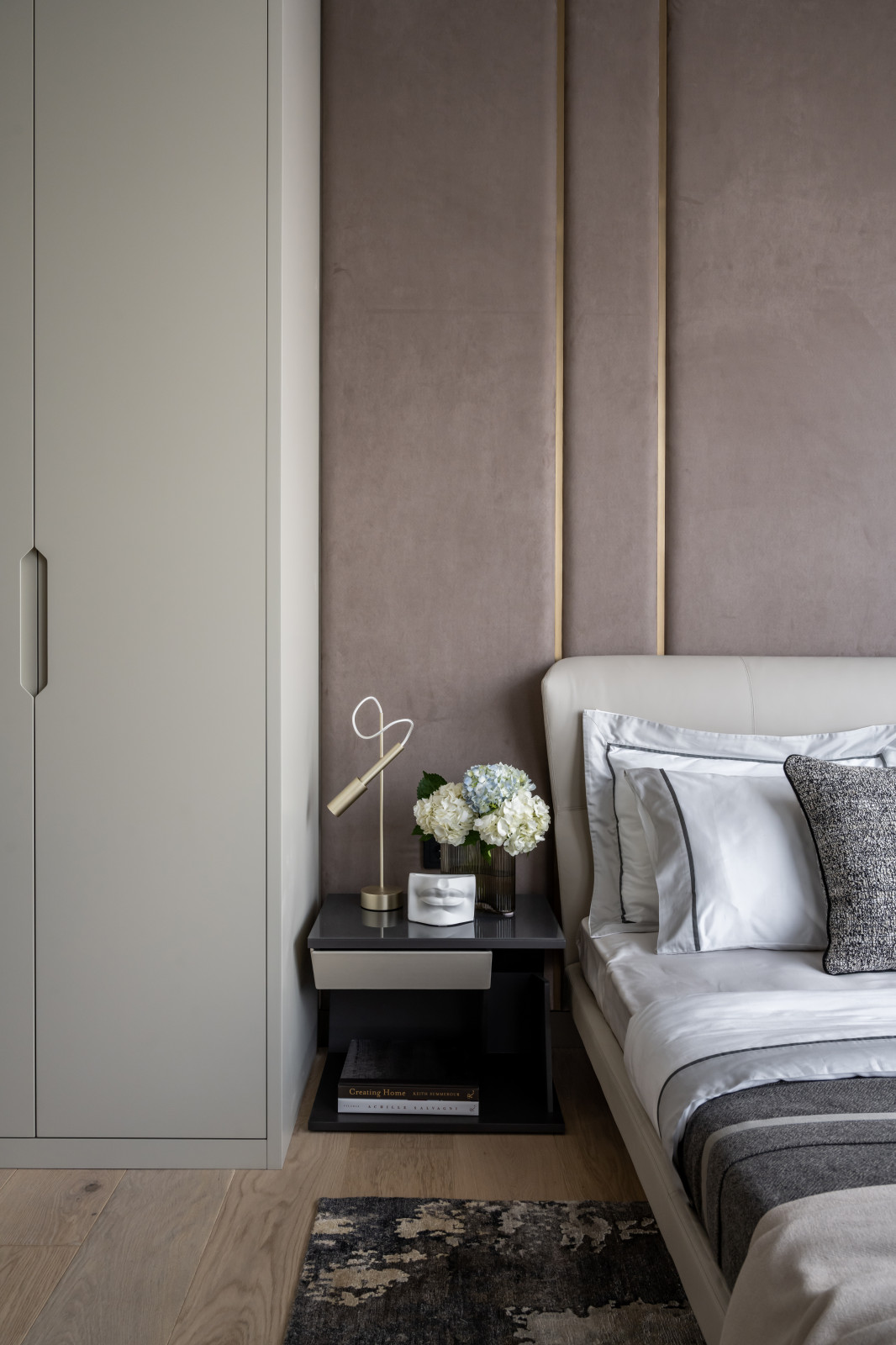 Apartments Neva Towers 1