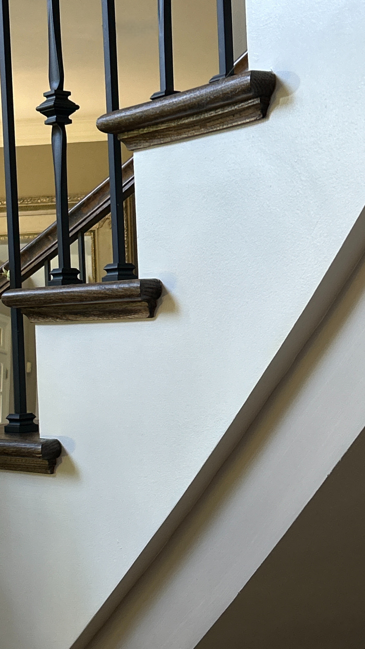 Project #157 | Traditional Curved Foyer Staircase