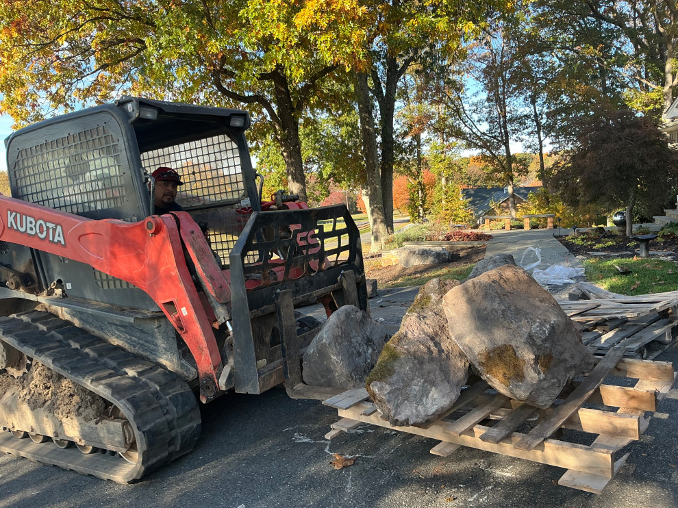 Impactful, serene and native entrance.