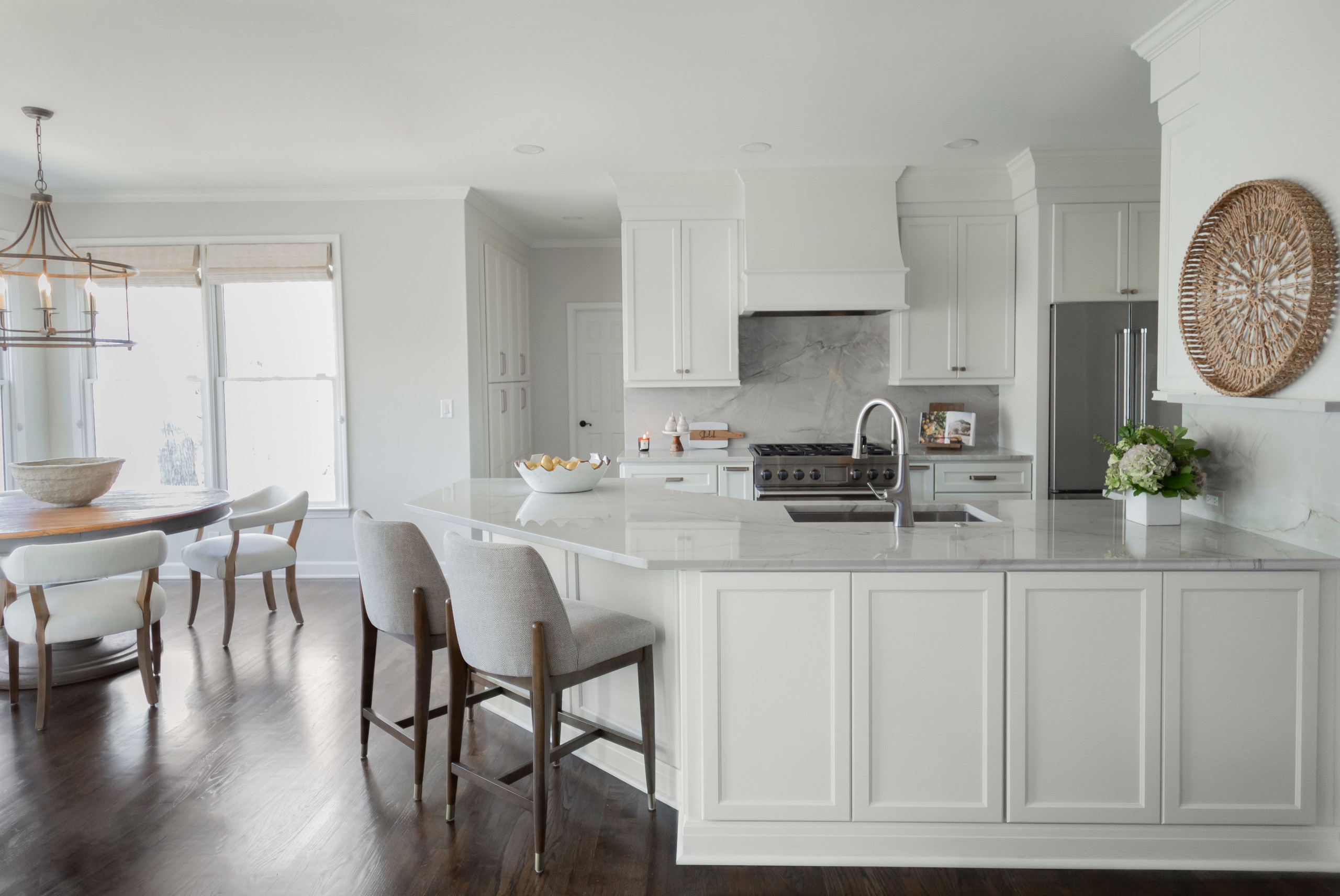WOODSTOCK neutral transitional kitchen