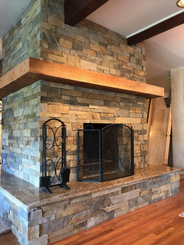 Mountain style home design photo in Cincinnati