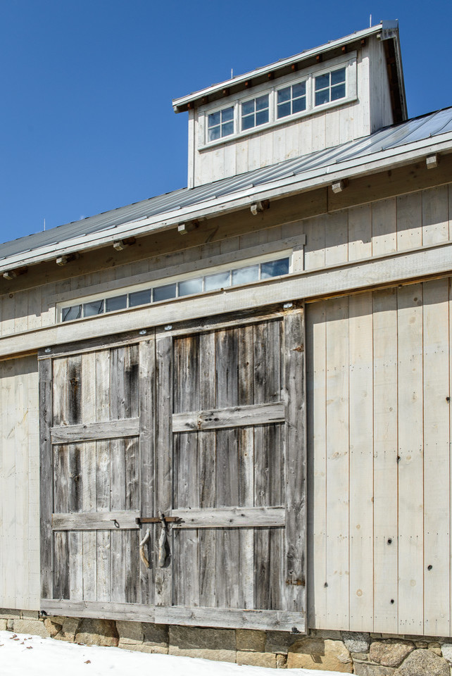 Inspiration for a rustic home design remodel in Boston