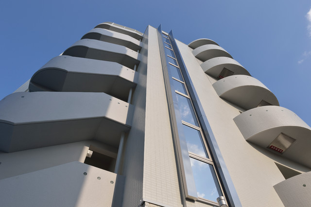 Trust Hills contemporaneo-facciata