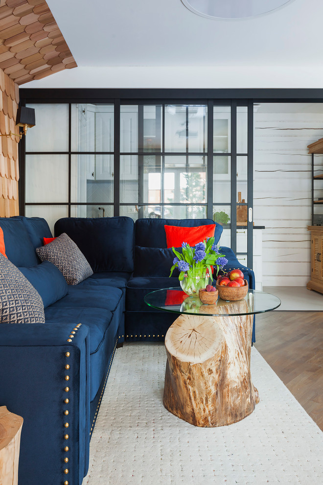 Гостиная под готовой крышей