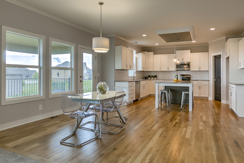 Kitchen - kitchen idea in Omaha