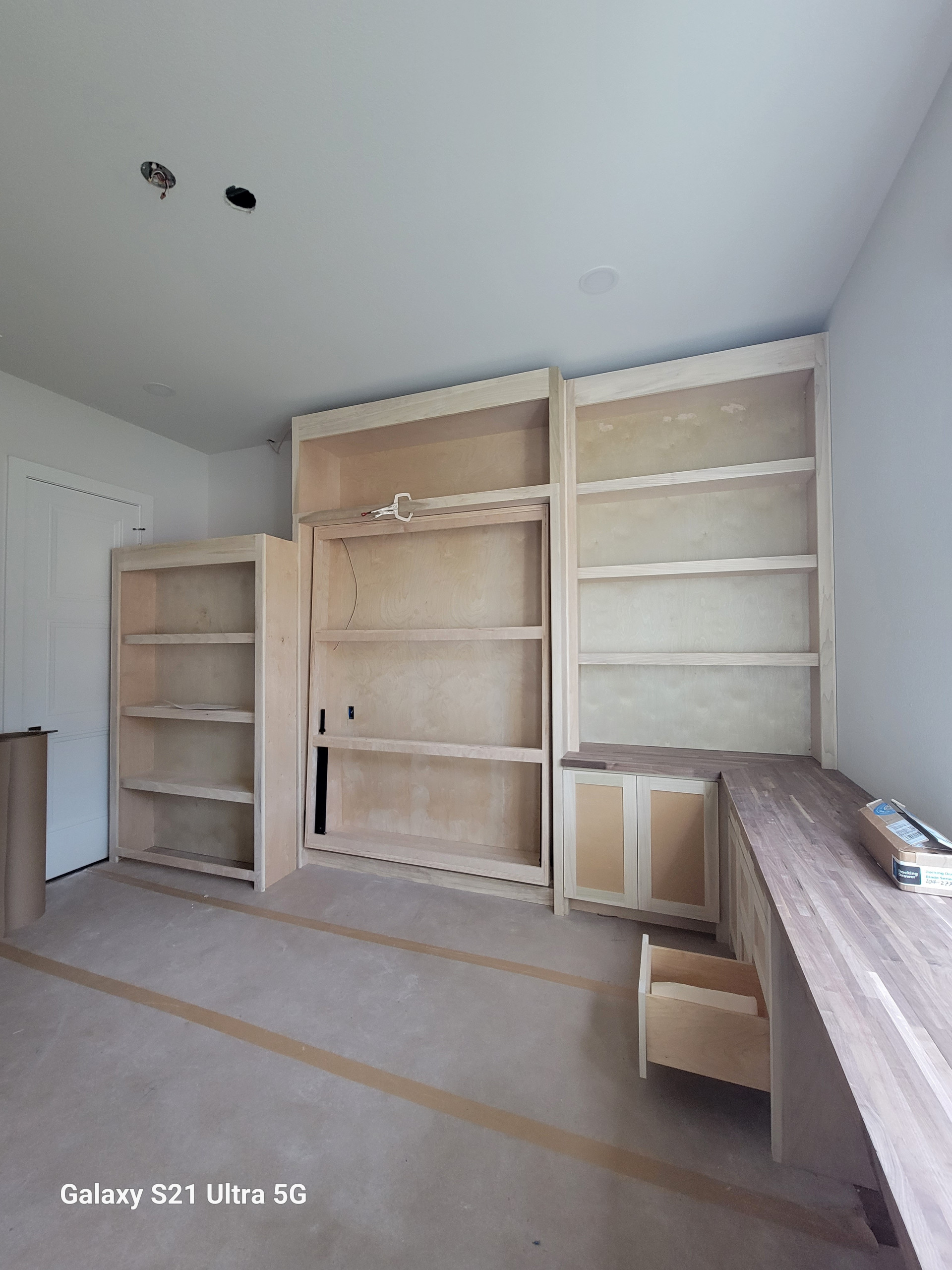 CUSTOM MURPHY BED