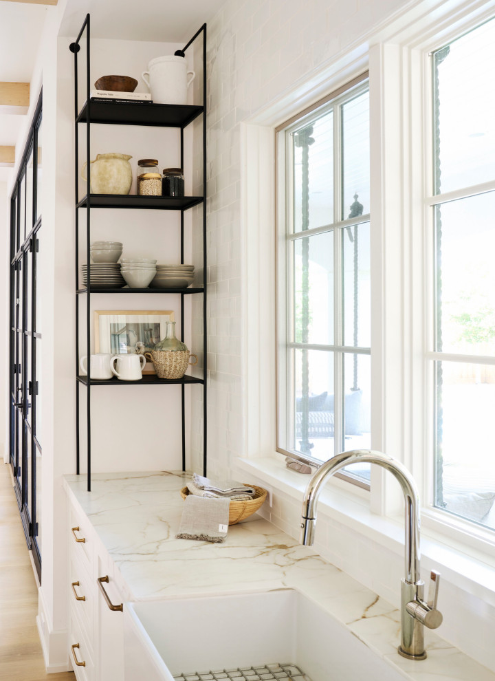 Transitional kitchen photo in Phoenix