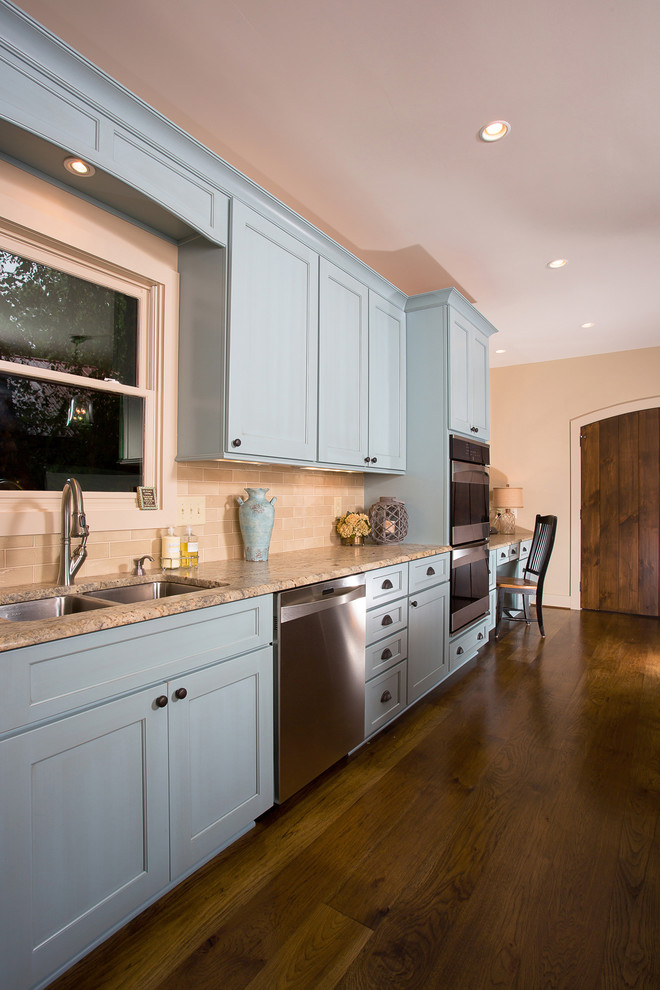 Inspiration for a transitional kitchen remodel in Atlanta