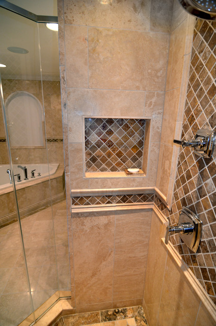 Travertine Master Bathroom mediterran-badezimmer