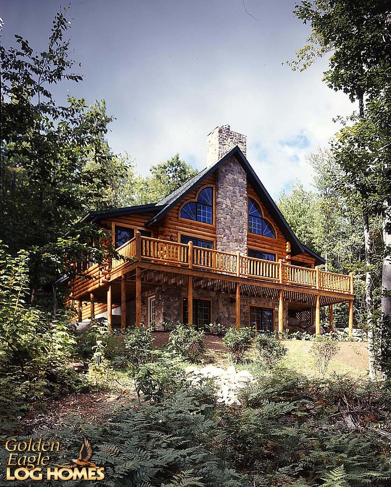Home design - large rustic home design idea