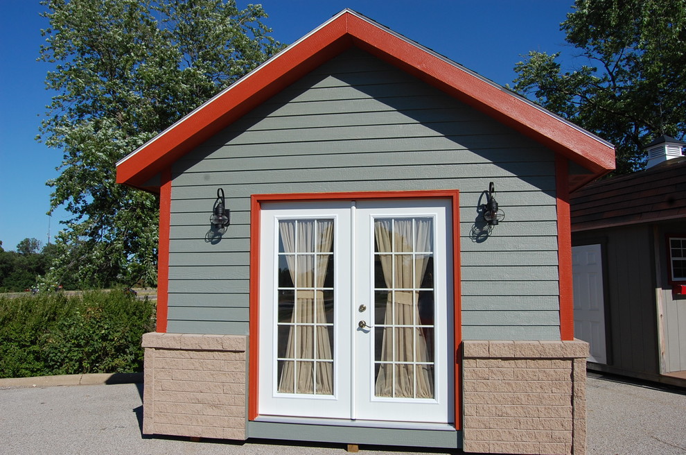 This is an example of a traditional shed and granny flat in Chicago.