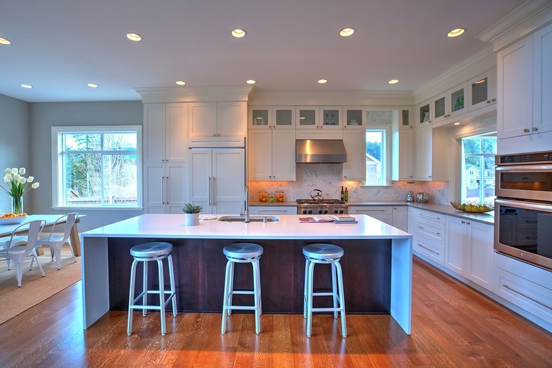 Transitional kitchen photo in Seattle