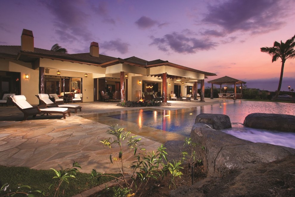 Tropical exterior in Hawaii.