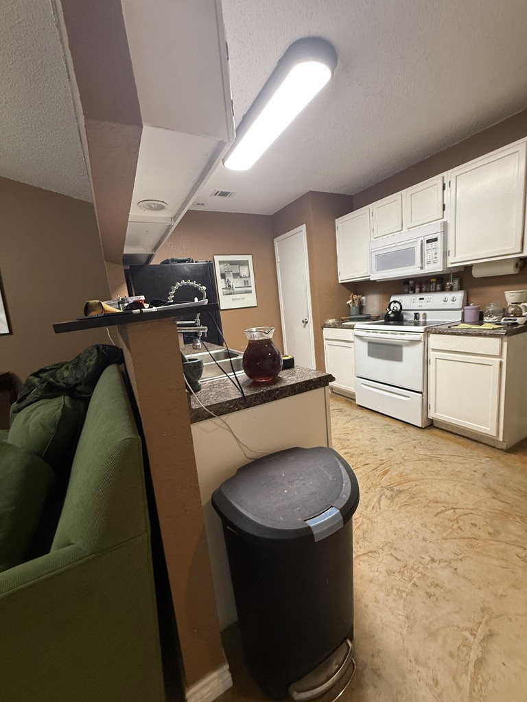 Lakeway Cozy Cottage