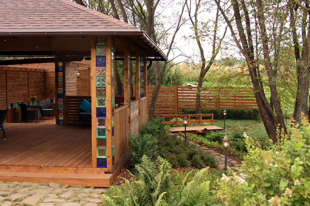 Сад у ручья