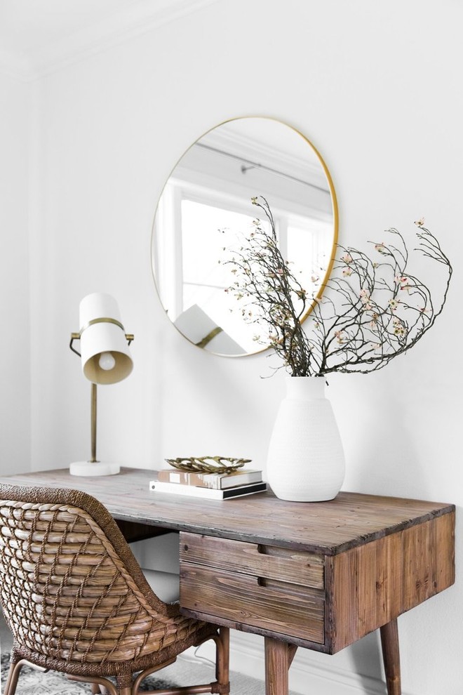 Small beach style study room in Salt Lake City with white walls and a freestanding desk.