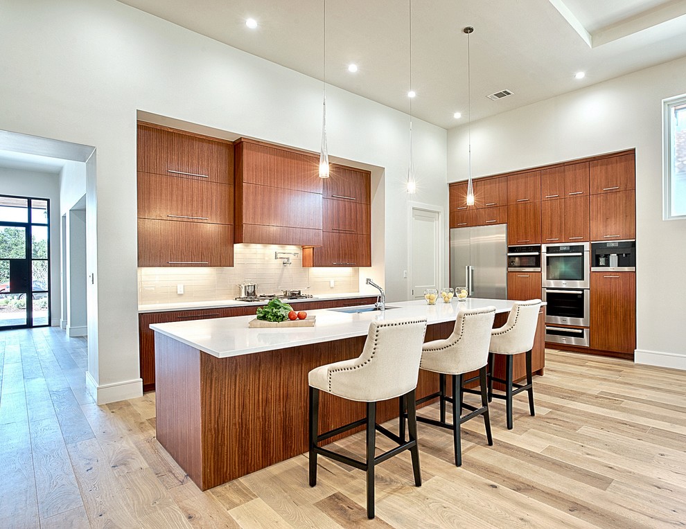 Transitional kitchen photo in Austin