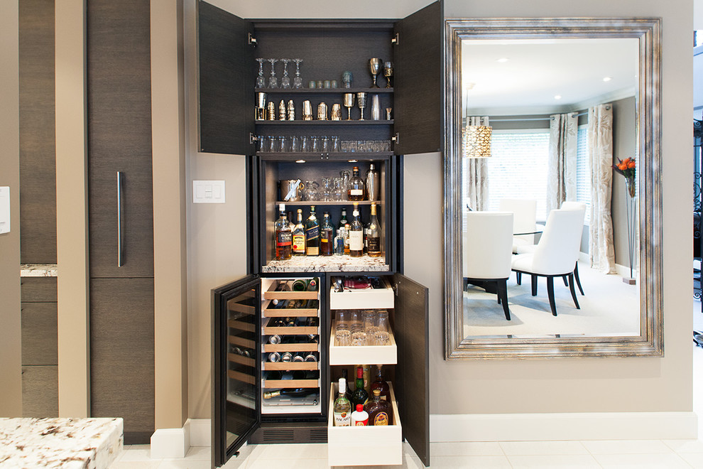 Transitional home design photo in Vancouver