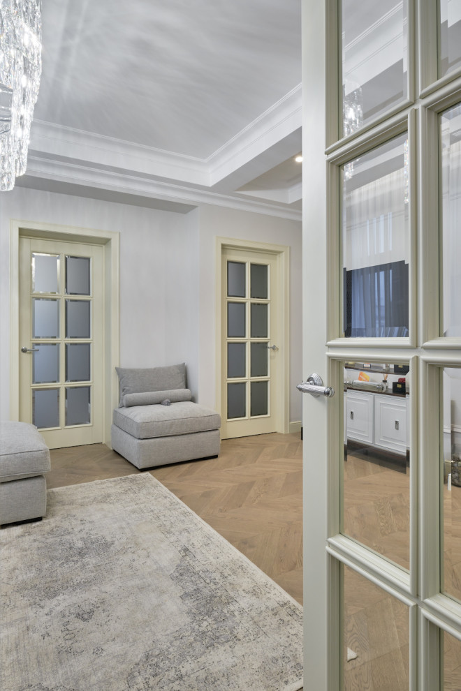 Много стекла в белом интерьере