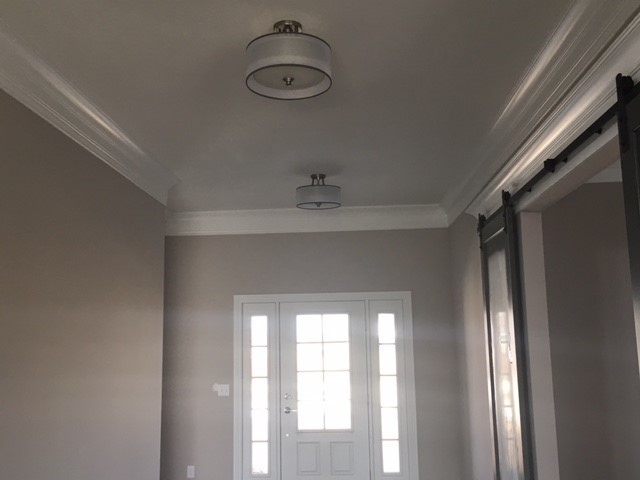 Entryway - transitional entryway idea in Chicago