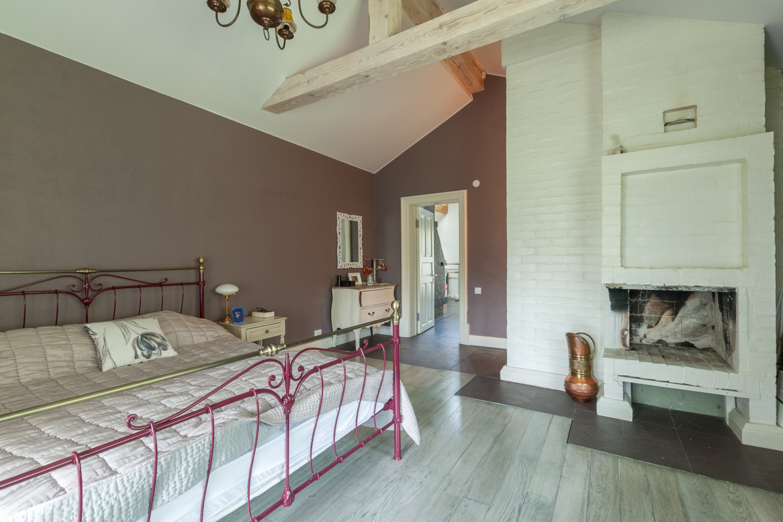 В гостях: Дом с музыкальной студией и художественной мастерской